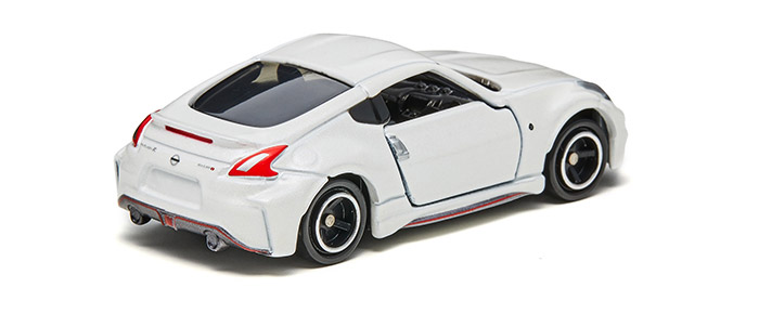 大人気セール日産オンラインショップ 限定トミカ FAIRLADY Z NISMO Brilliant White Pearl & NISSAN GT-R NISMO Vibrant Red 乗用車