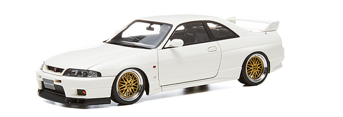Nissan Skyline GT-R (R33 V-spec White)