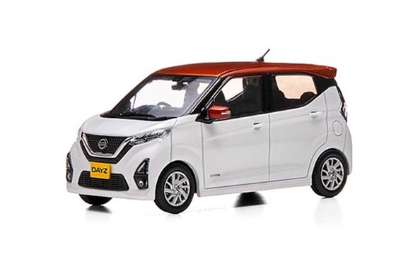 日産オンラインショップ：DAYZ(AA1 #XDT)White Pearl/Premium Sunshine Orange