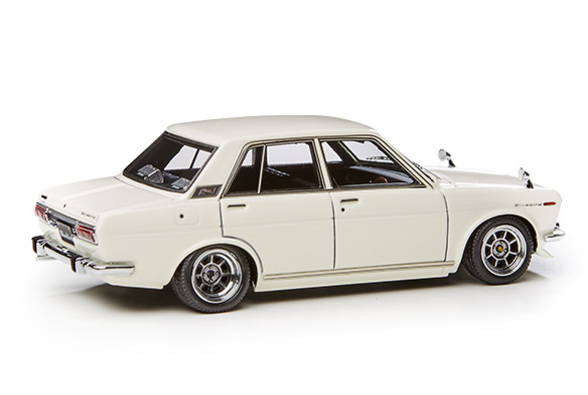 日産オンラインショップ：6月モデルカー