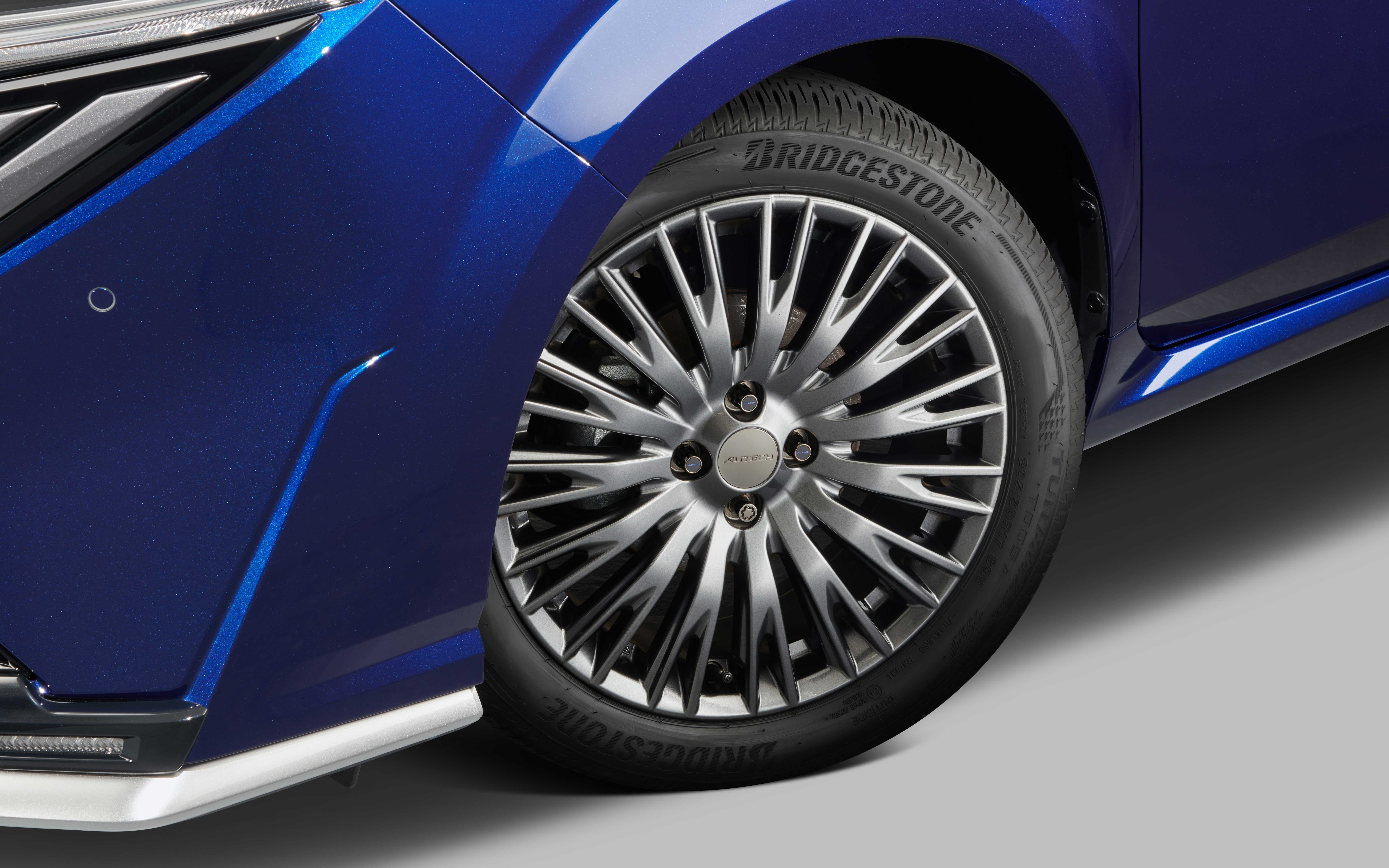 日産オンラインショップ：AUTECH ダークセンターキャップ(1個)